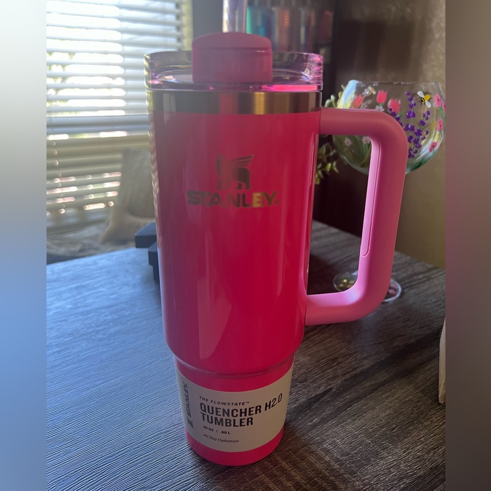 NEW Stanley Pink Parade Quencher